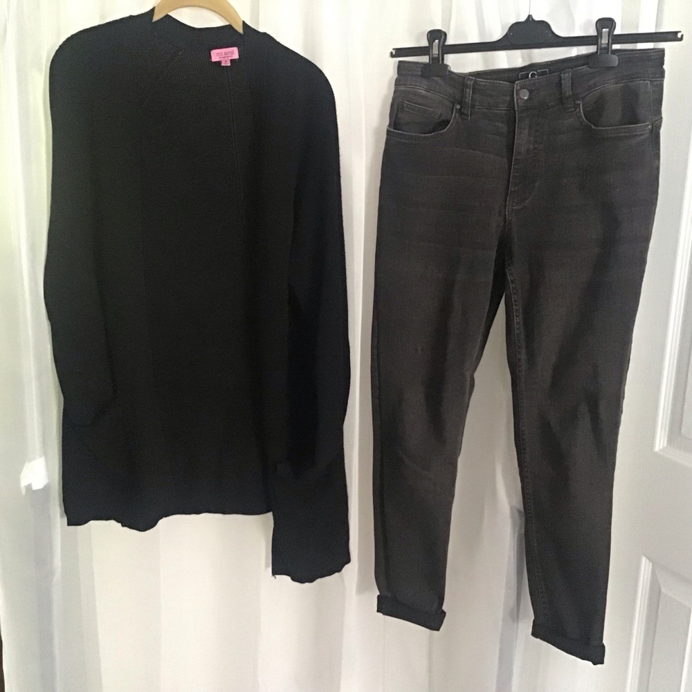 Giuliana black jeans with free carcigan